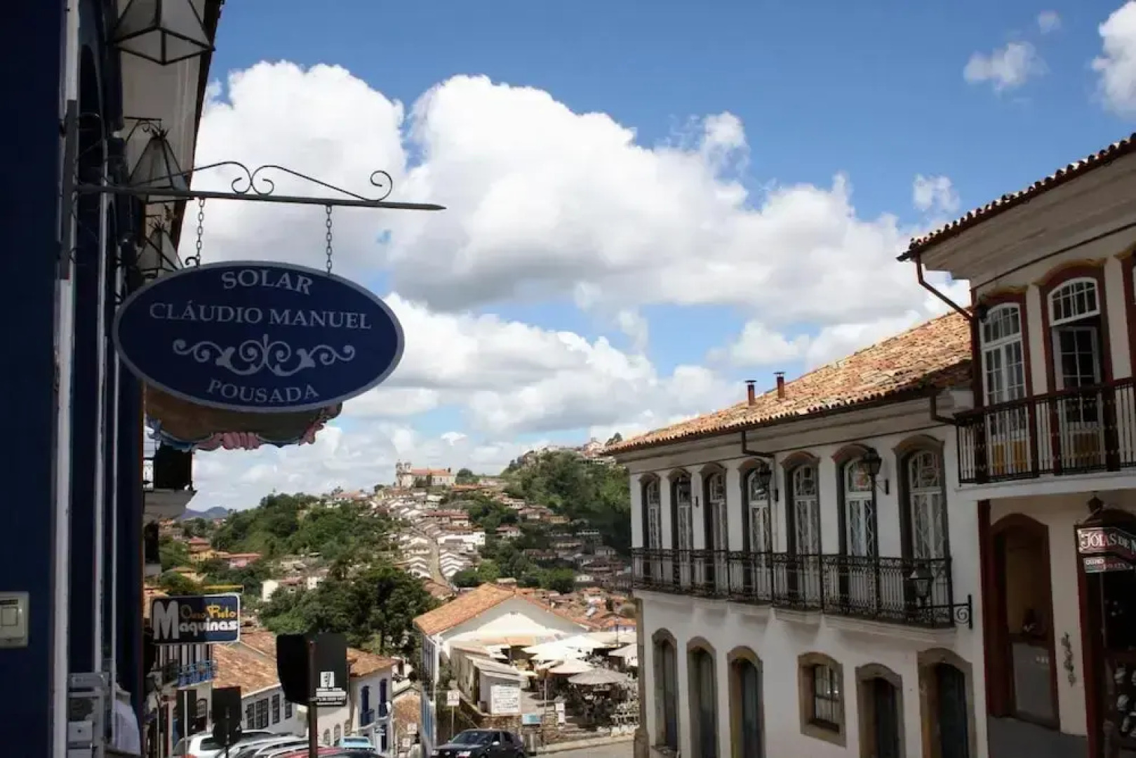 Solar Cláudio Manuel Pousada