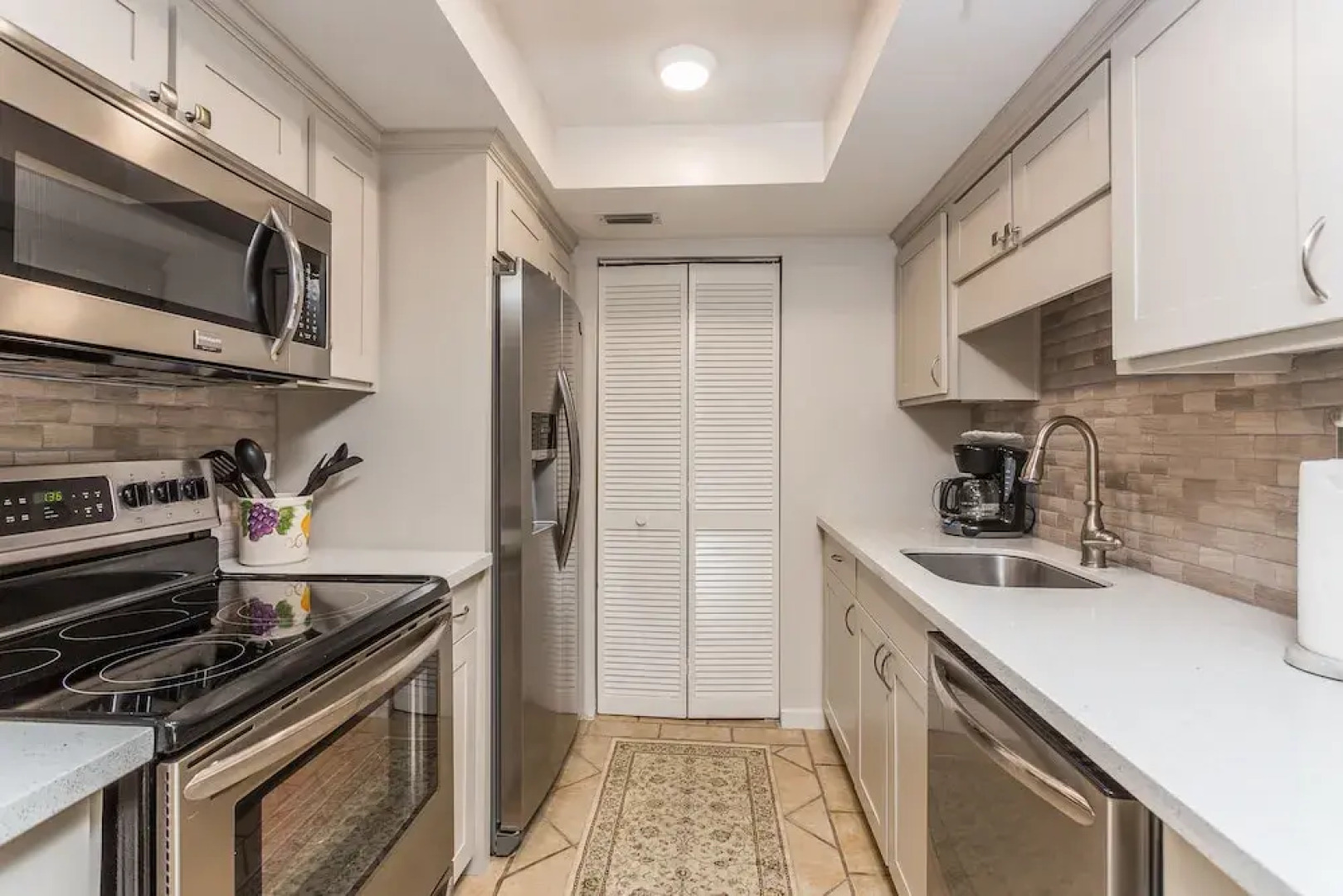 Hodnett Cooper's Beach Club