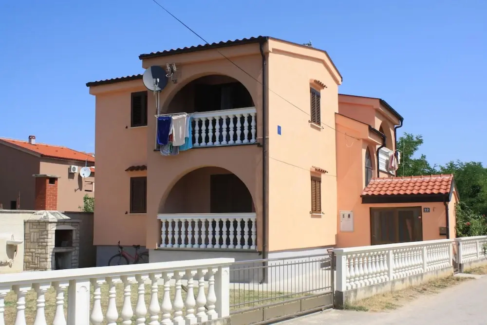 Apartments Branko Nin