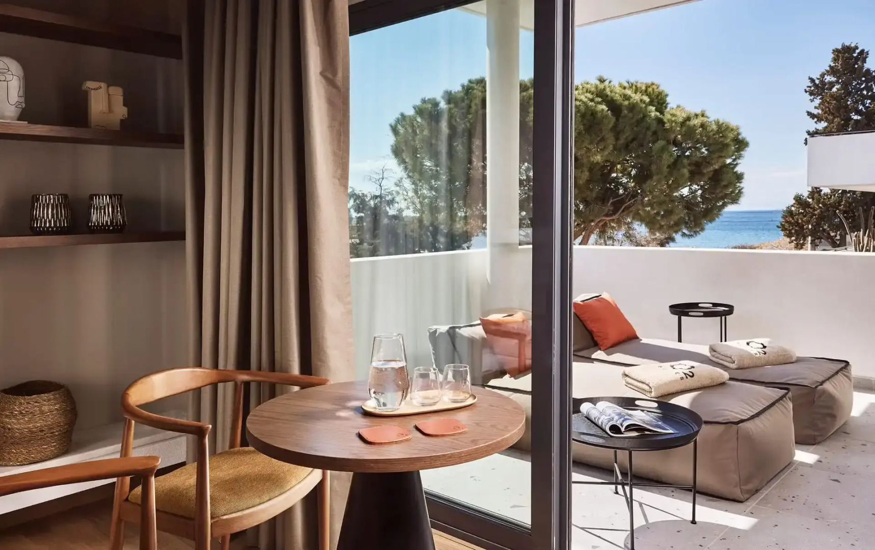 Cama Luxury Suites Glyfada