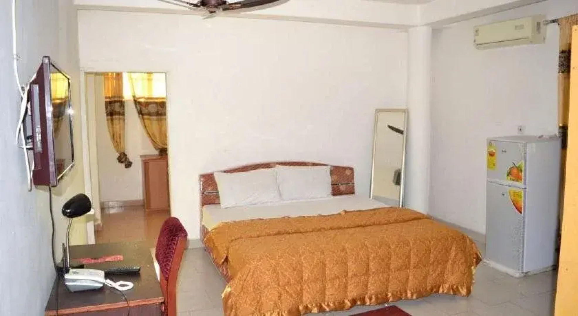 Biney's Apartment Hotel