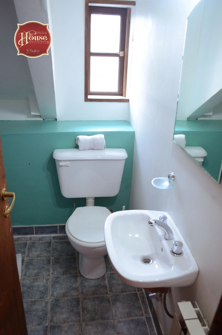 The House Hostel Resto & Bar Bariloche