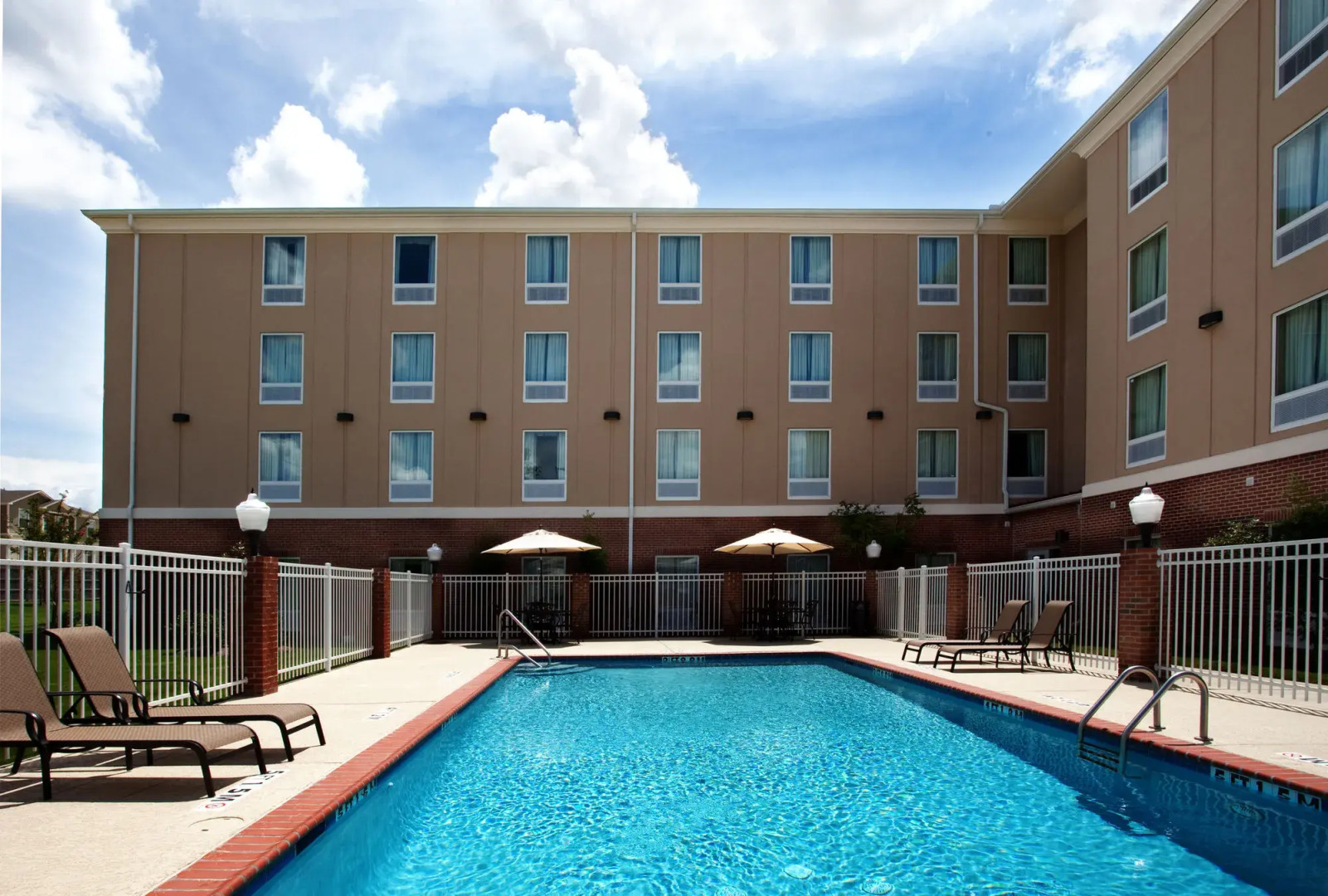 Holiday Inn Express & Suites Baton Rouge East by IHG