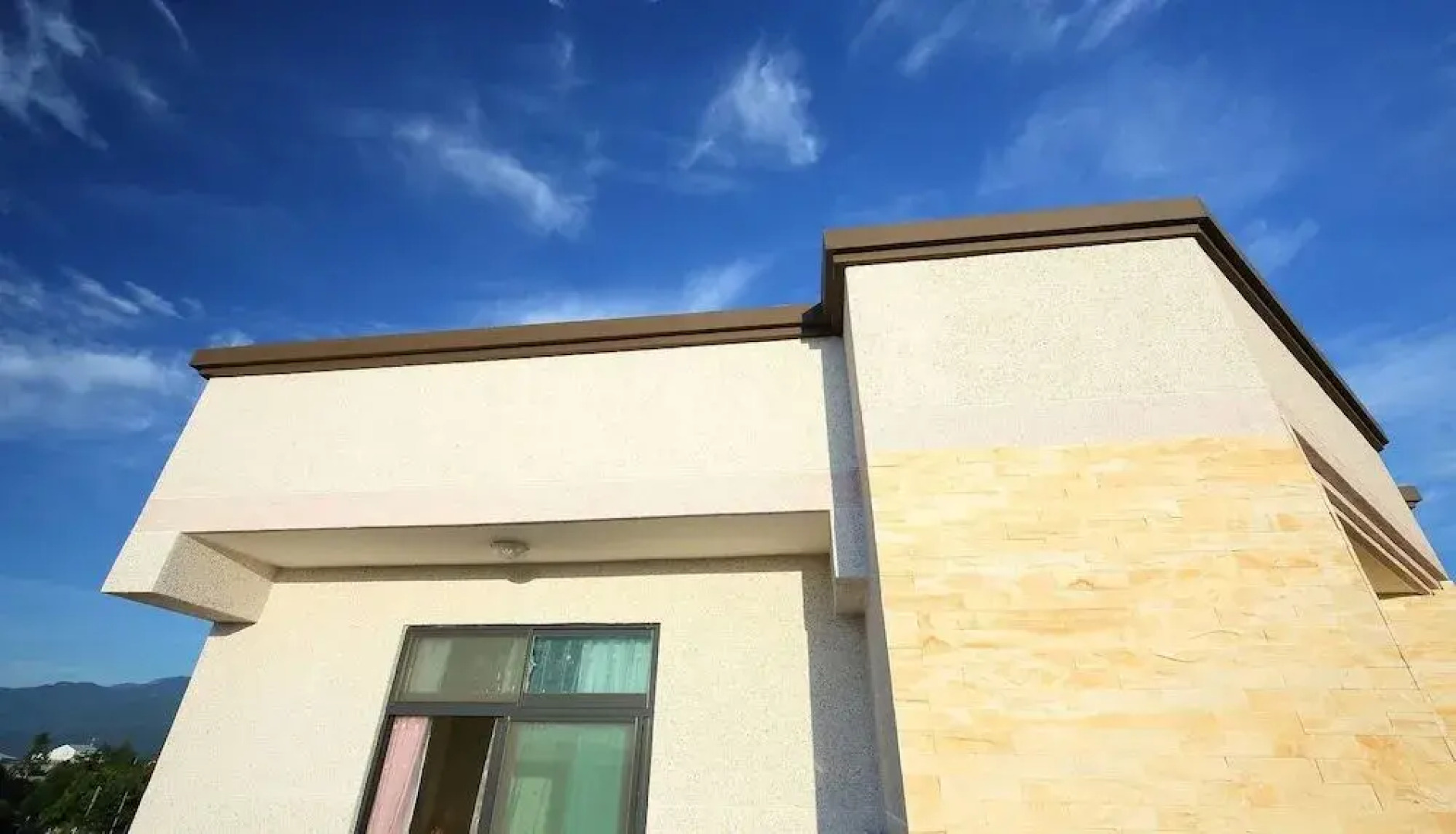 Textile Girl Romantic Homestay