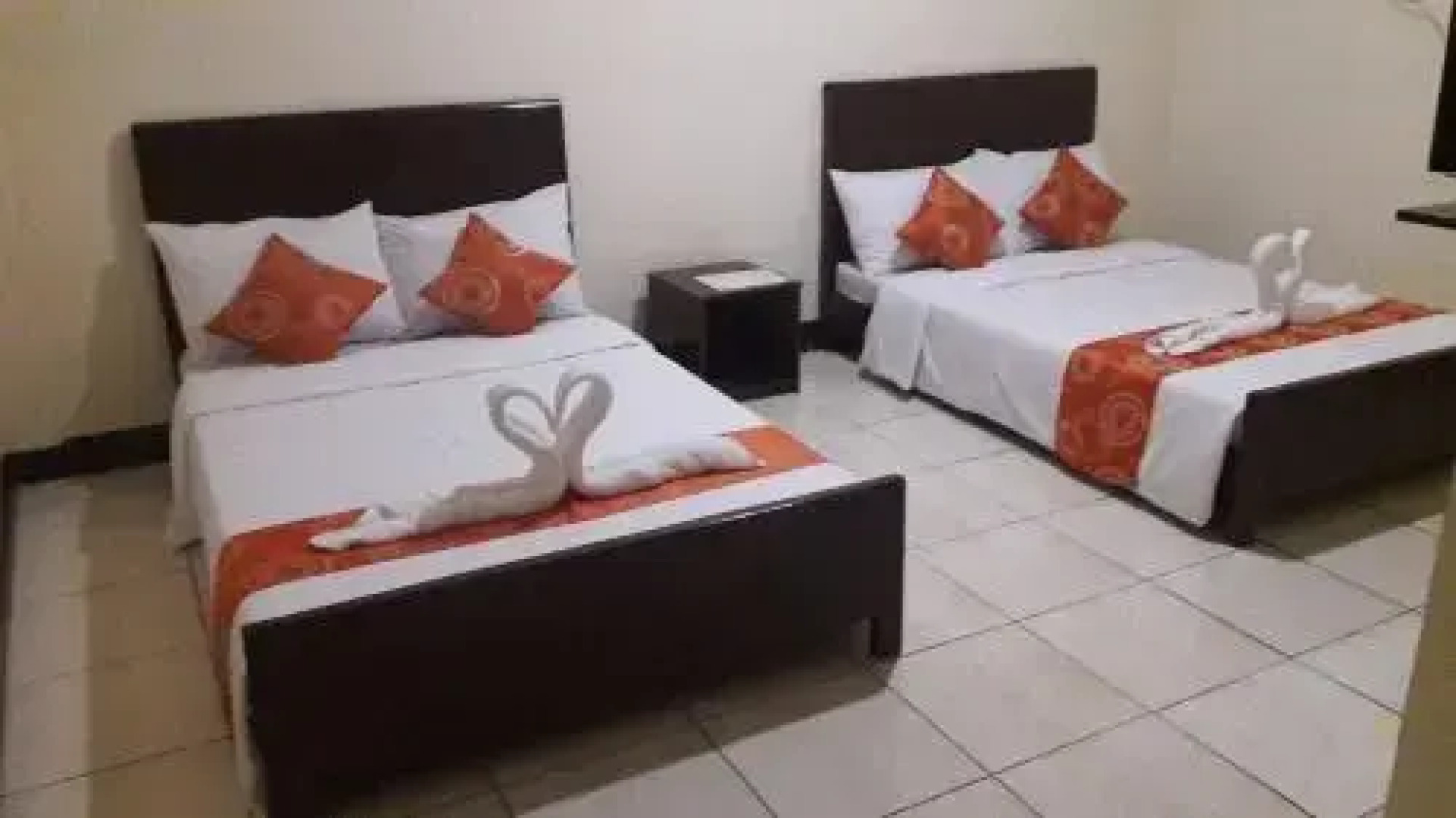 RedDoorz @ Elegance Guest House near NAIA T3