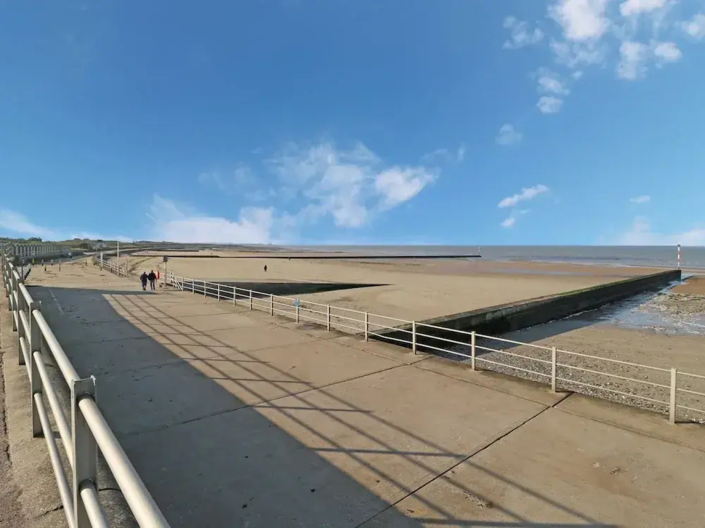 The Waves Bar Cafe B and B Hotel