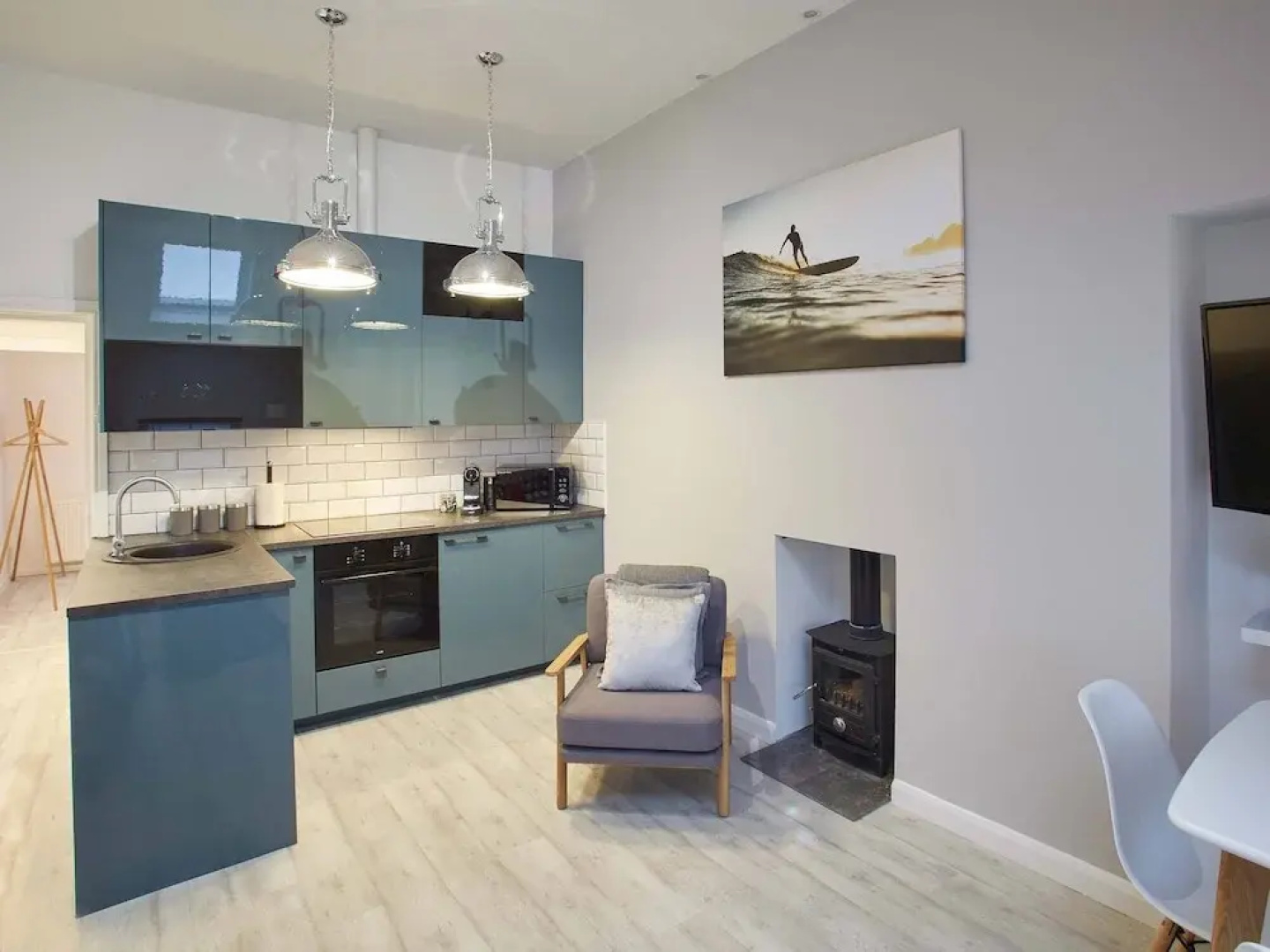 The Surfer's Loft Apartment