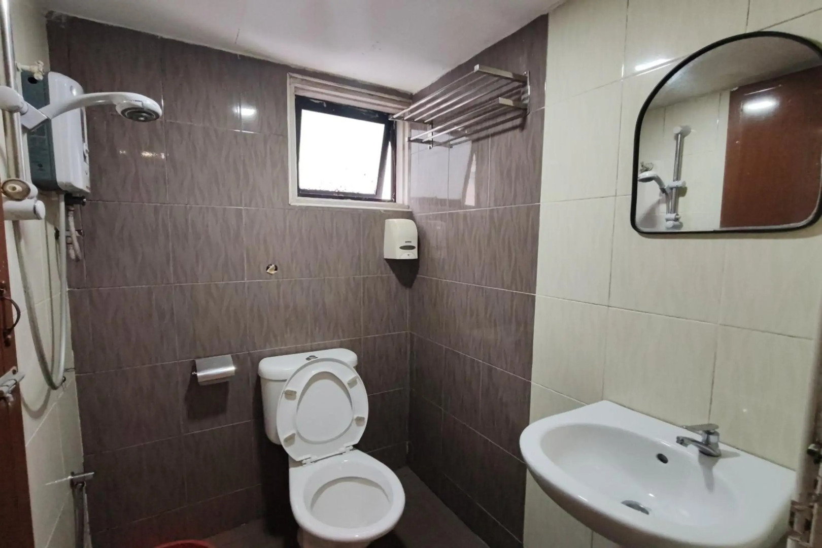 OYO 1153 Heaven Hill Hotel 1