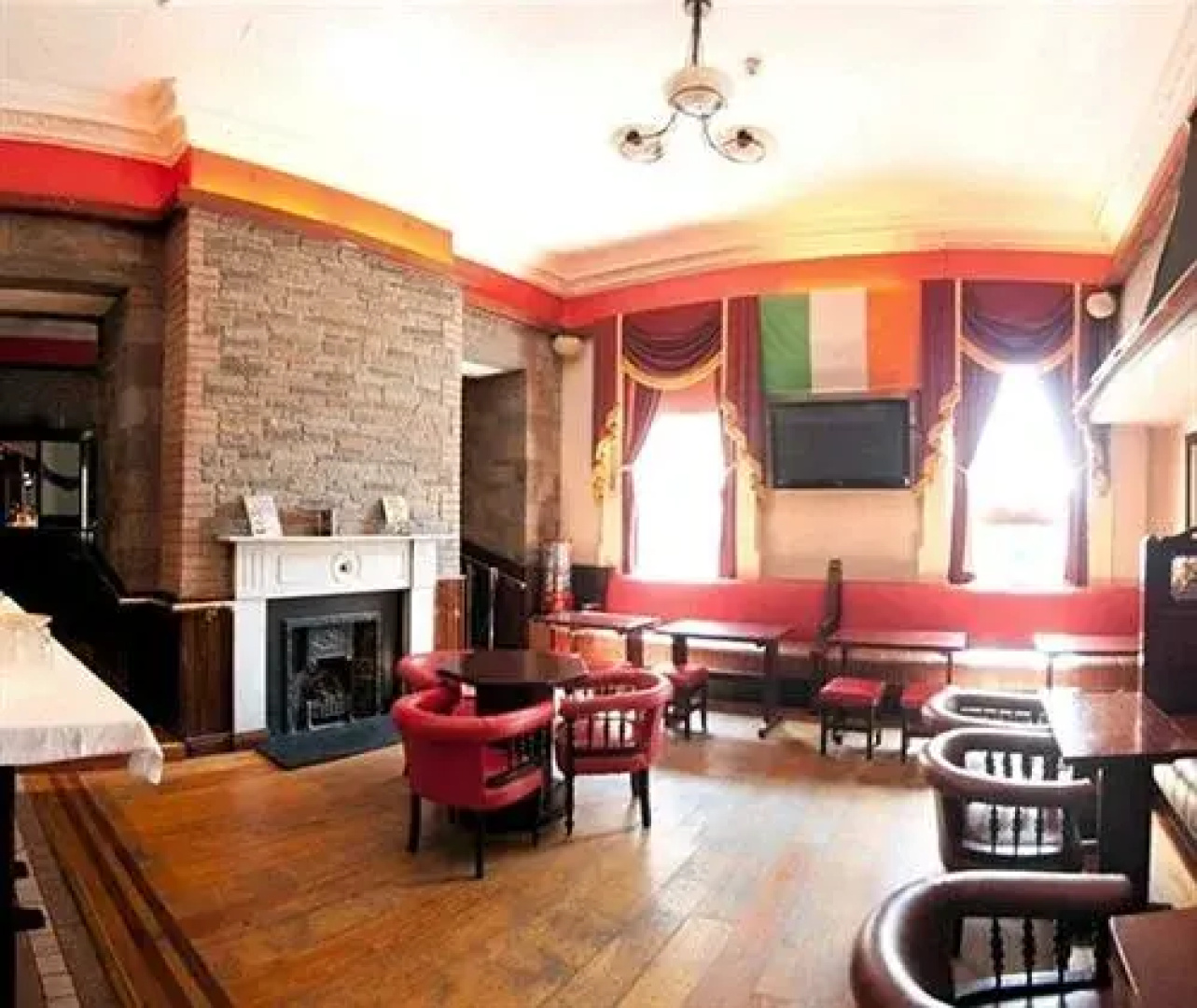 Barrys Hotel