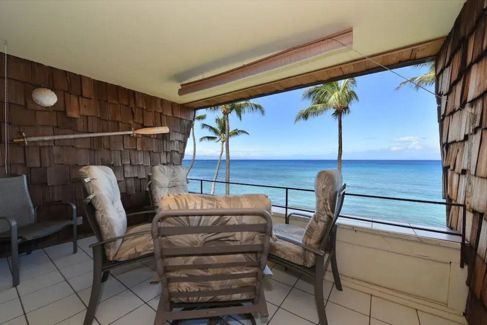 Kulakane 304 by RedAwning