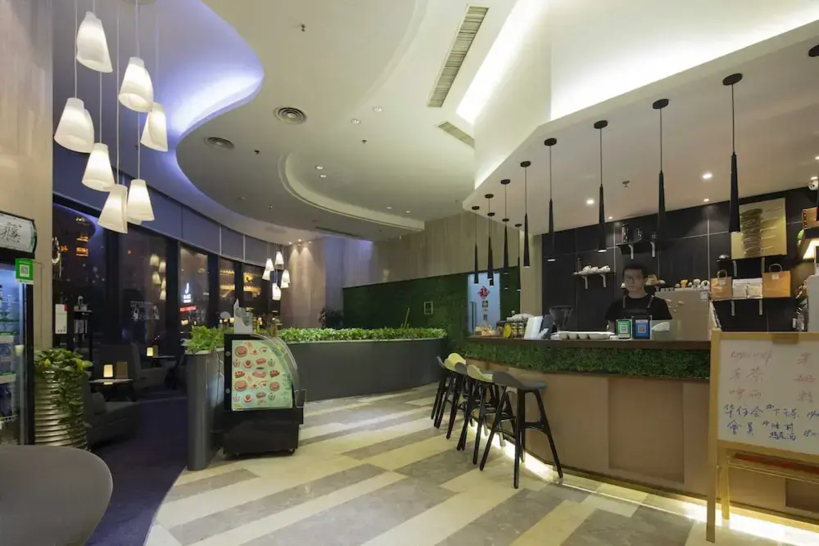 IBIS Styles NT WZ Intl Plz