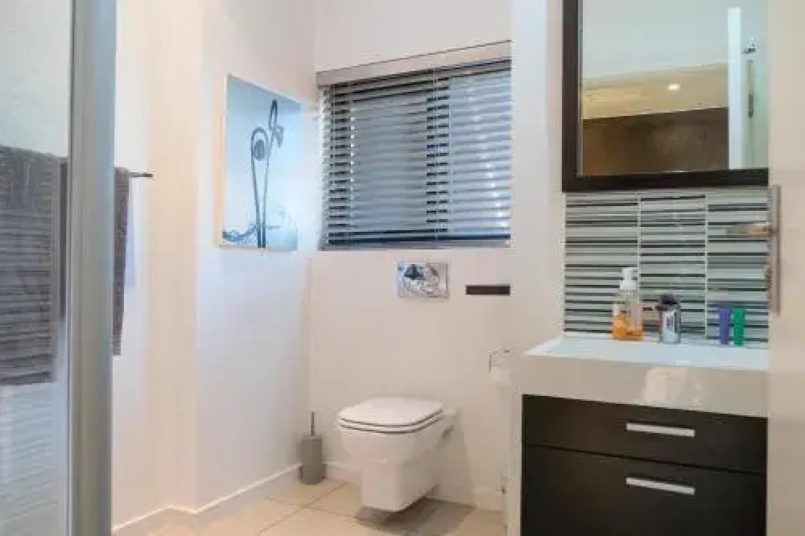 Room 122 @ The Nicol Hotel