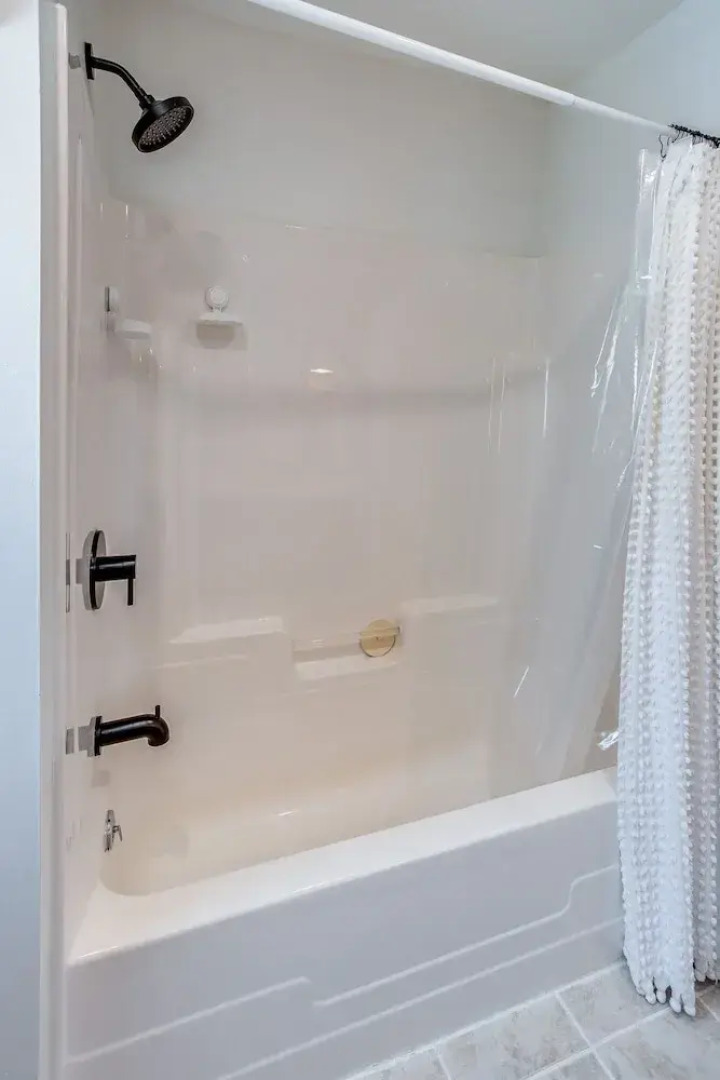 Sunnyside Cottage 3 Bedroom Home by RedAwning