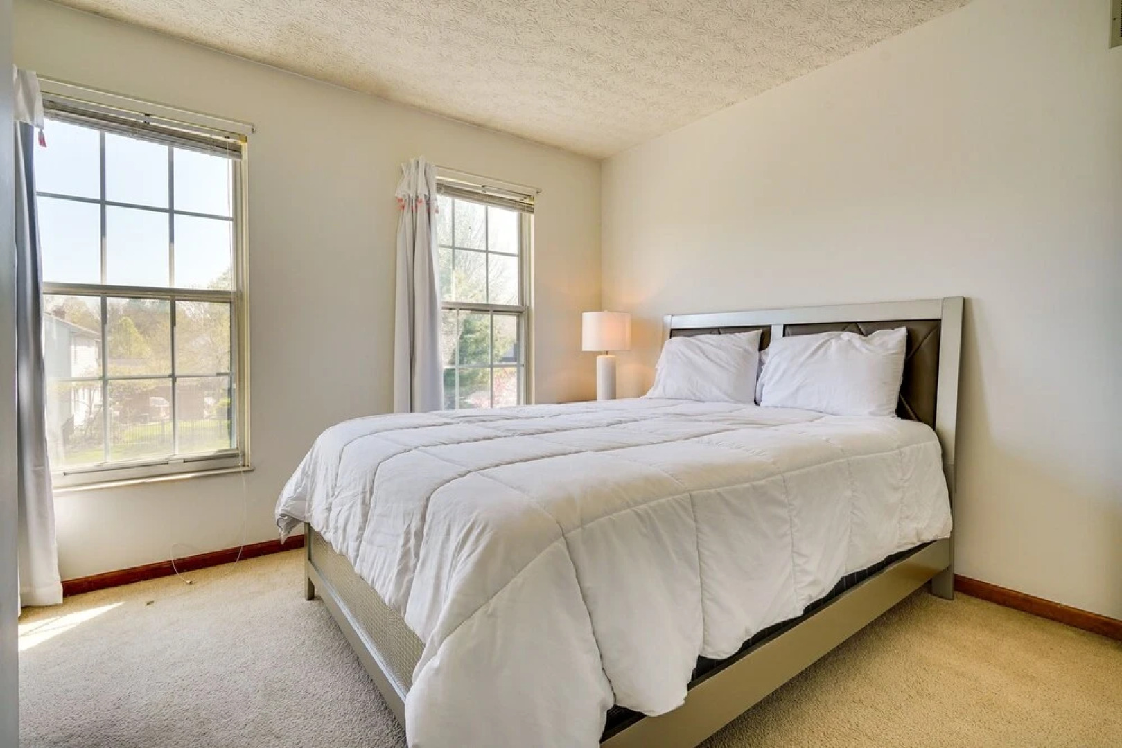 Spacious Home w/ Deck - 9 Mi to Downtown Columbus