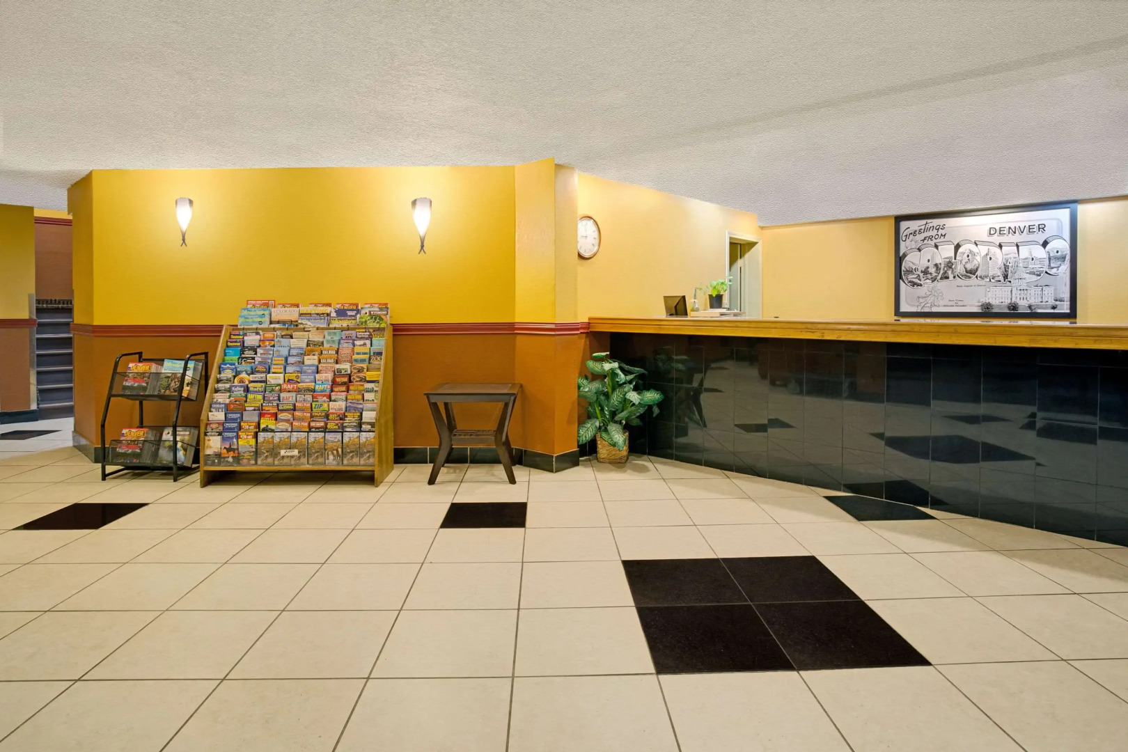 Super 8 by Wyndham Denver Stapleton