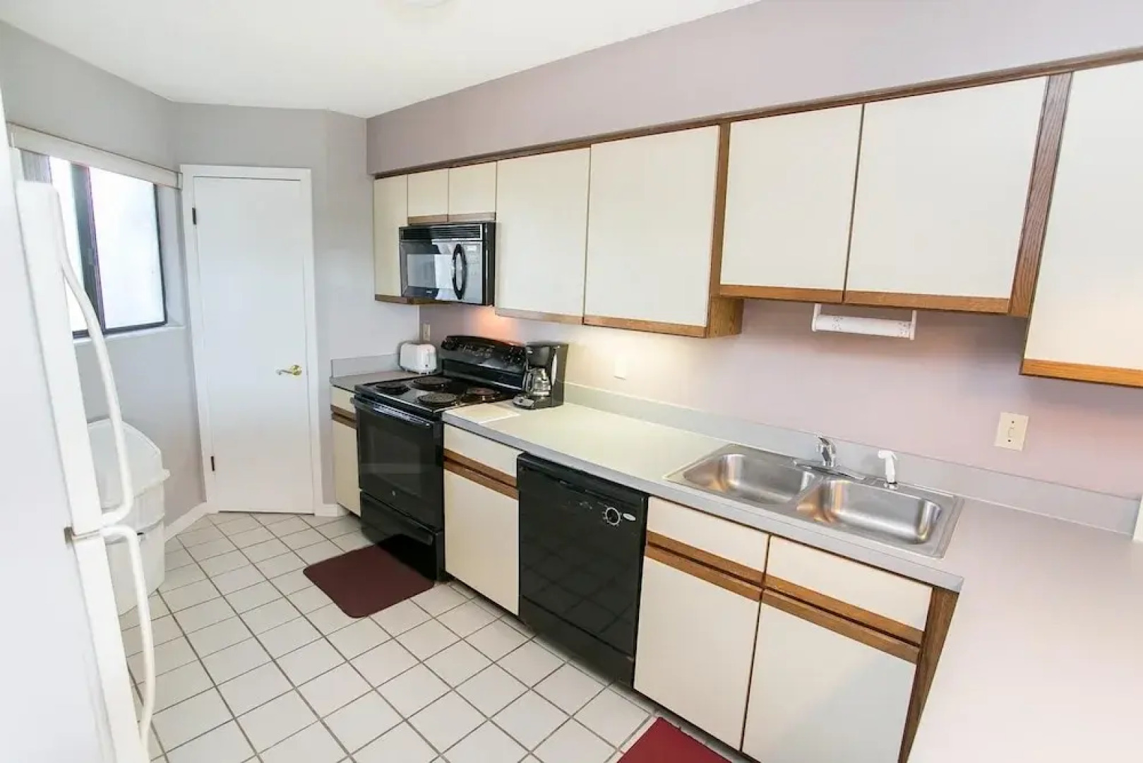 Hibiscus Resort B 2 Bedroom Condo by MCM