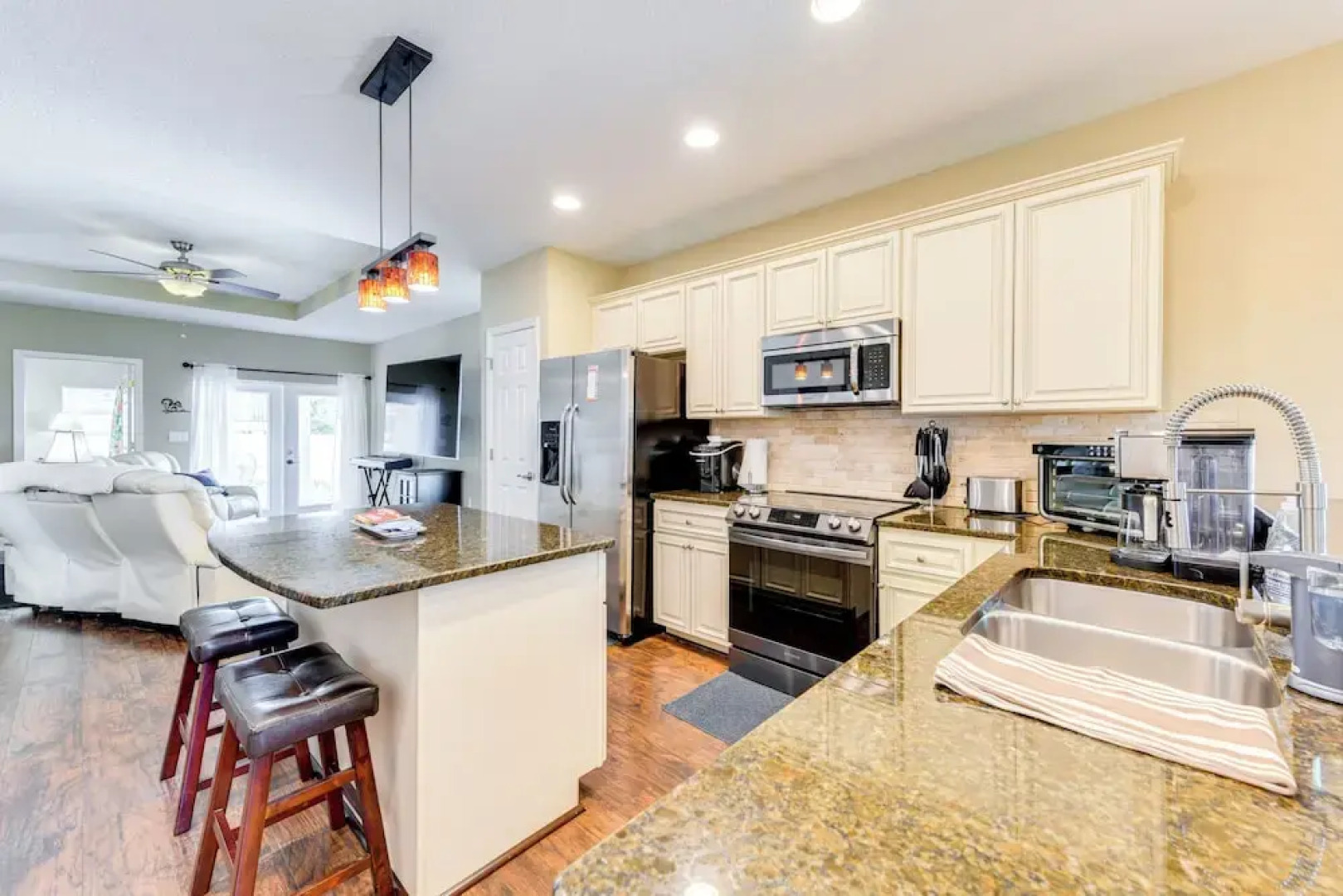 5 Mi to Beach: Family Retreat in Sarasota!