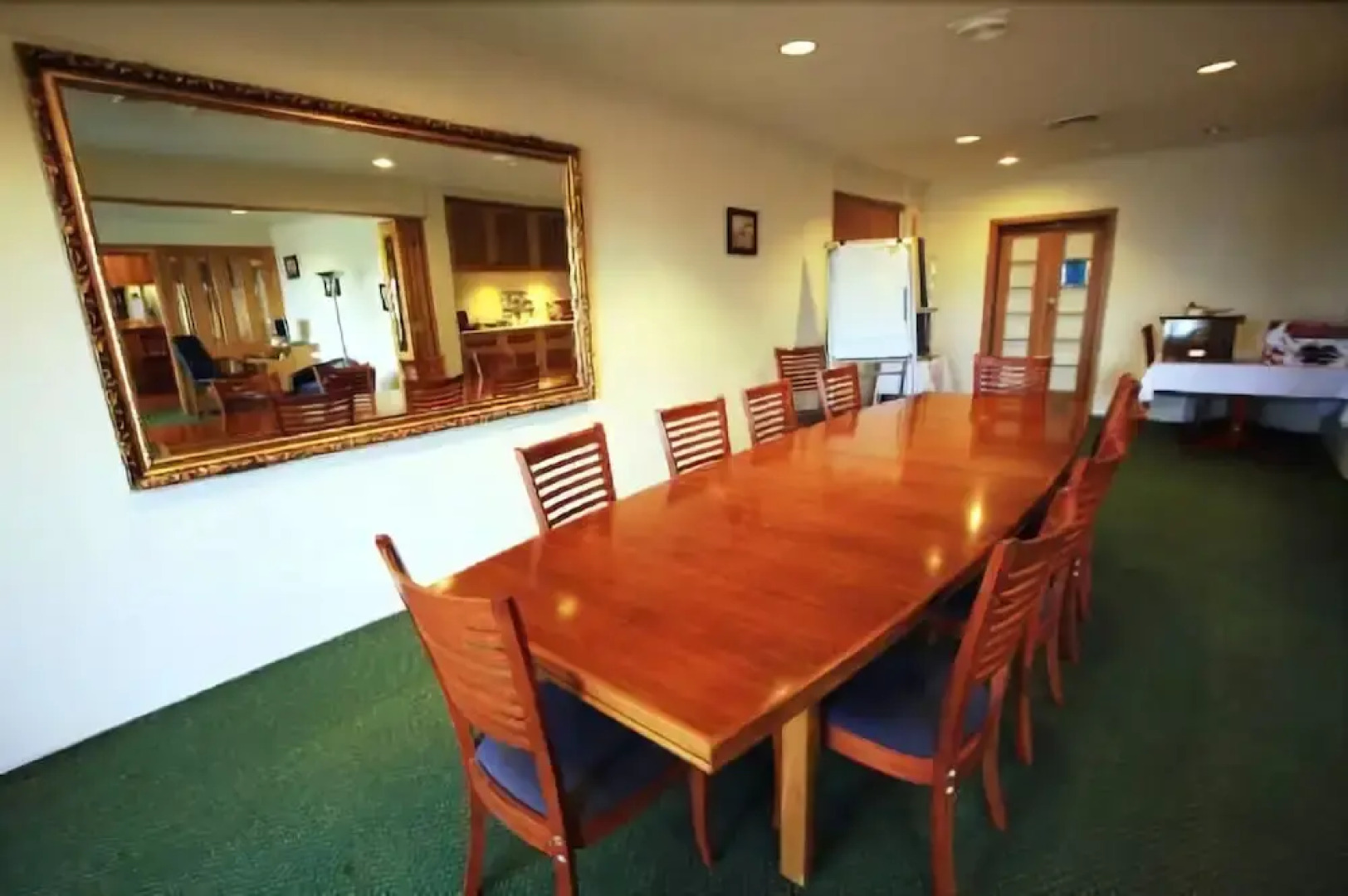 Aviators Lodge Motel