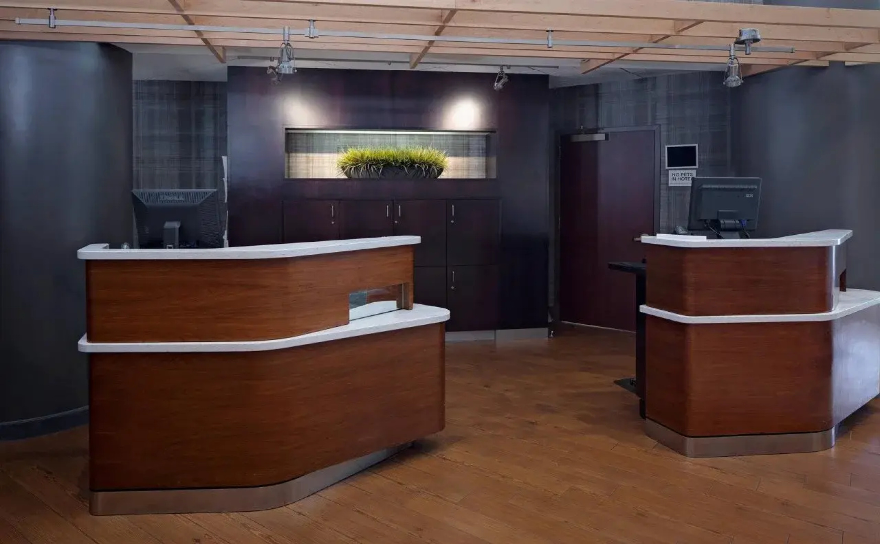 Courtyard by Marriott Long Island MacArthur Airport