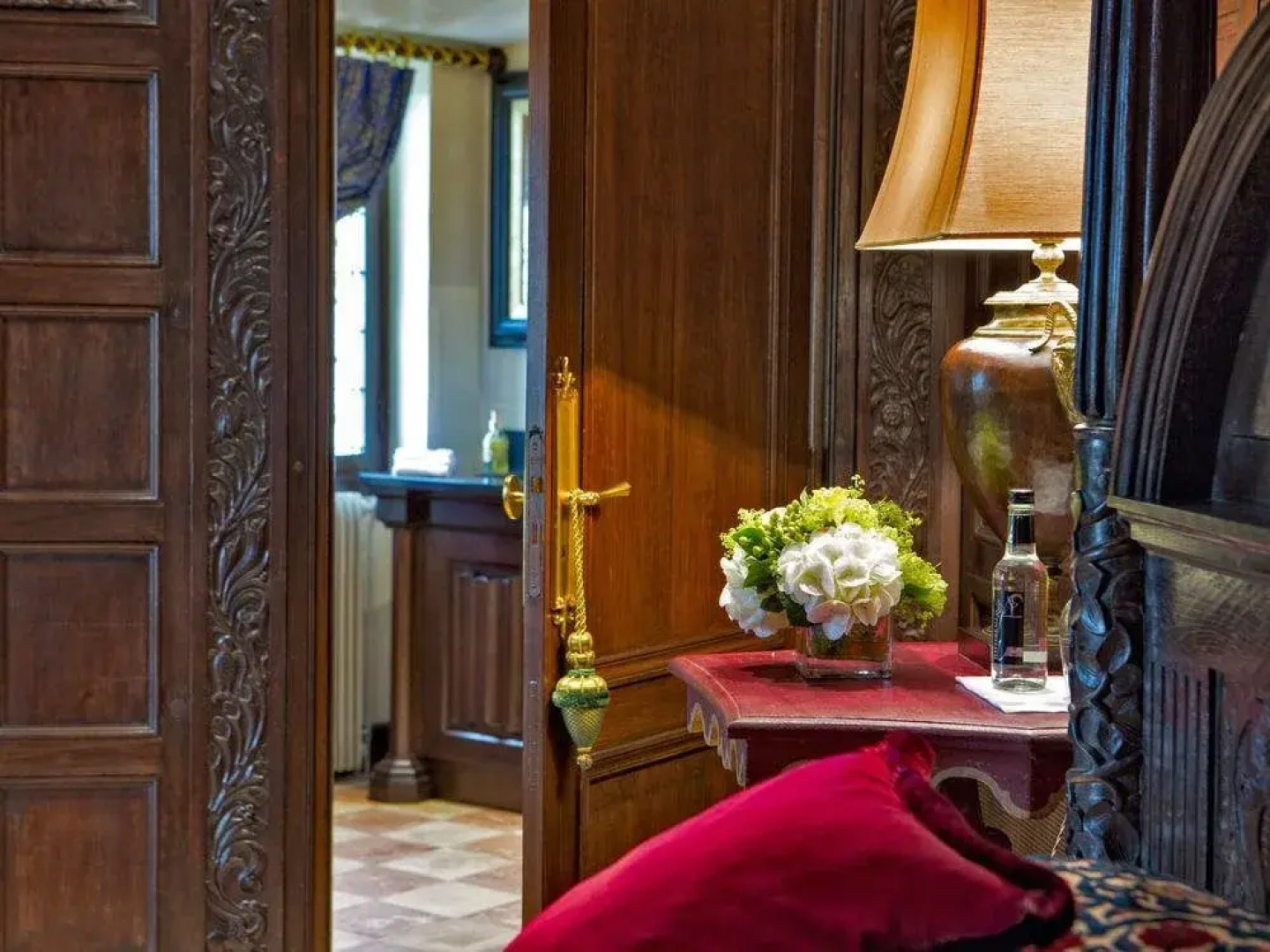 Château La Tour Carnet - B.Magrez Luxury Wine Experience