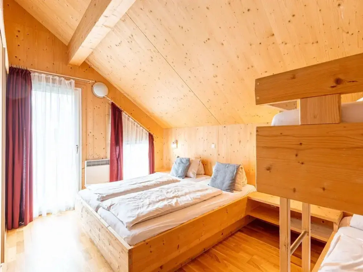 Luxurious Chalet in Murau with Outside Hot Tub