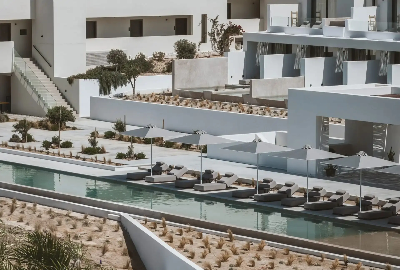 White Coast Pool Suites