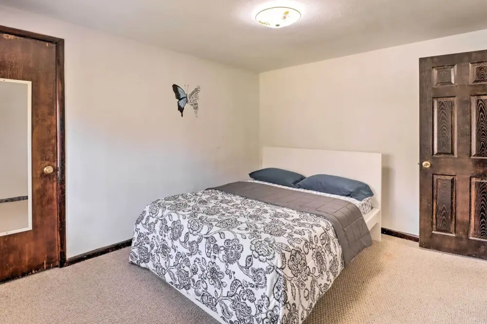 3 Mi to Lake: Spacious Tobyhanna Home & Guest Home