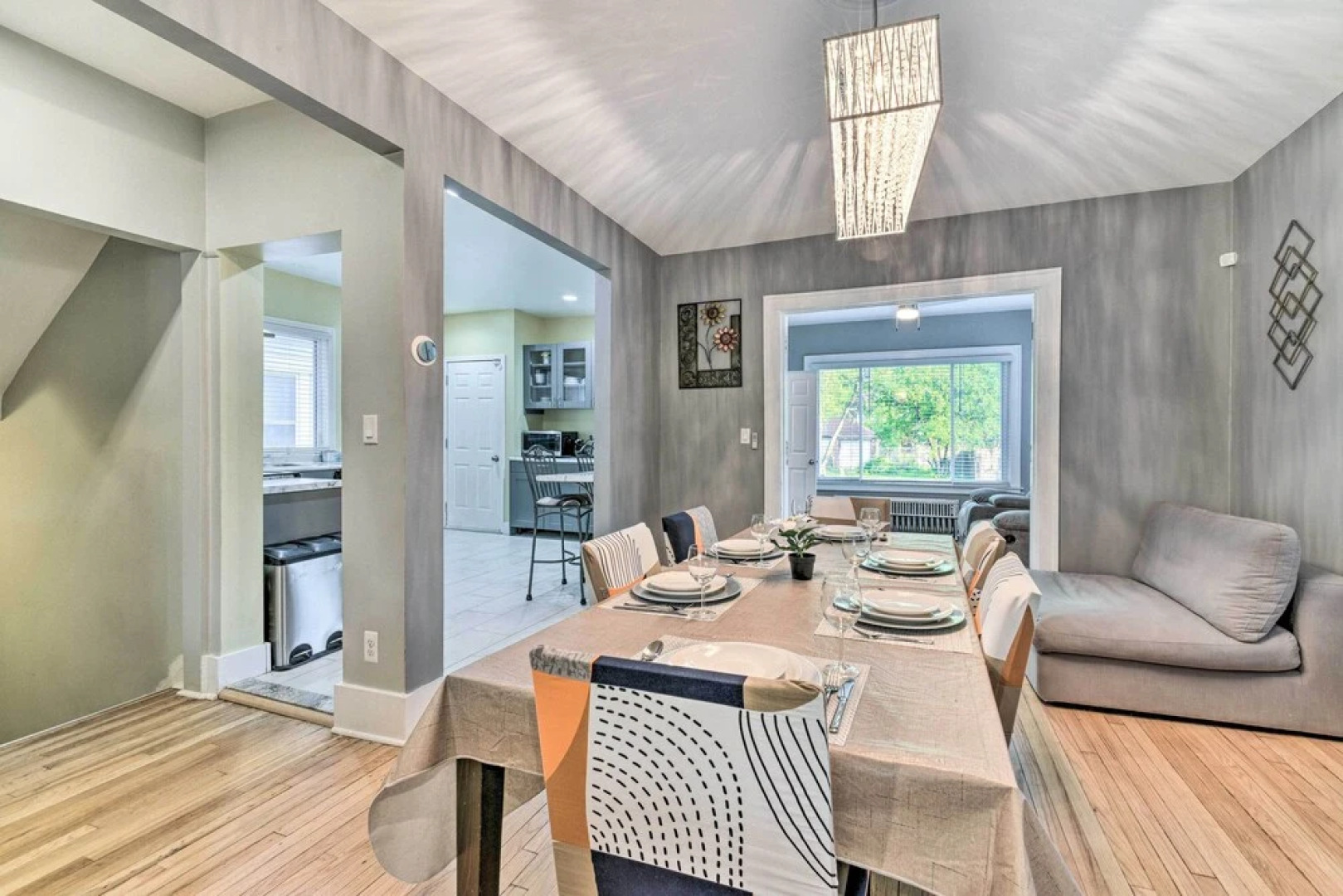 Elegant Detroit Home w/ Yard ~ 5 Mi to Dtwn!