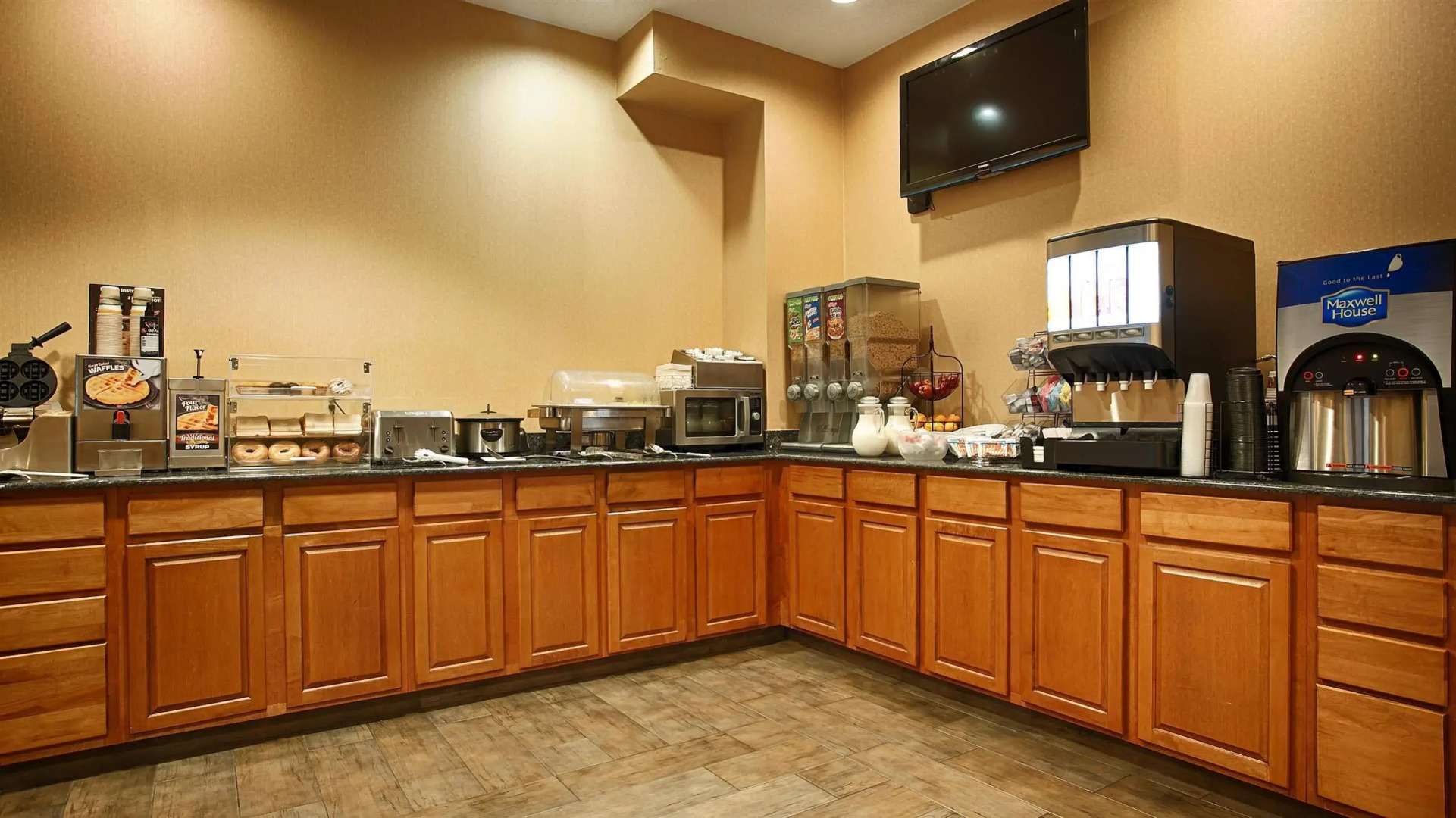 Best Western Plus New Cumberland Inn & Suites