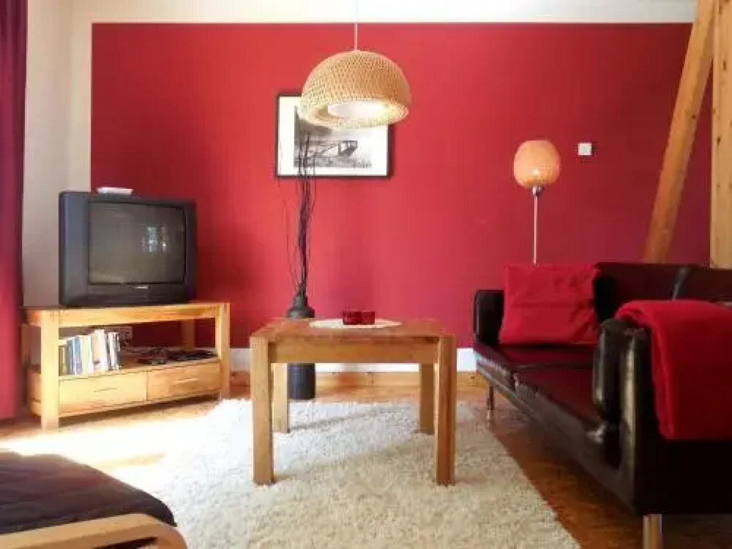 Roter Bungalow am Strand _50m_ _ O