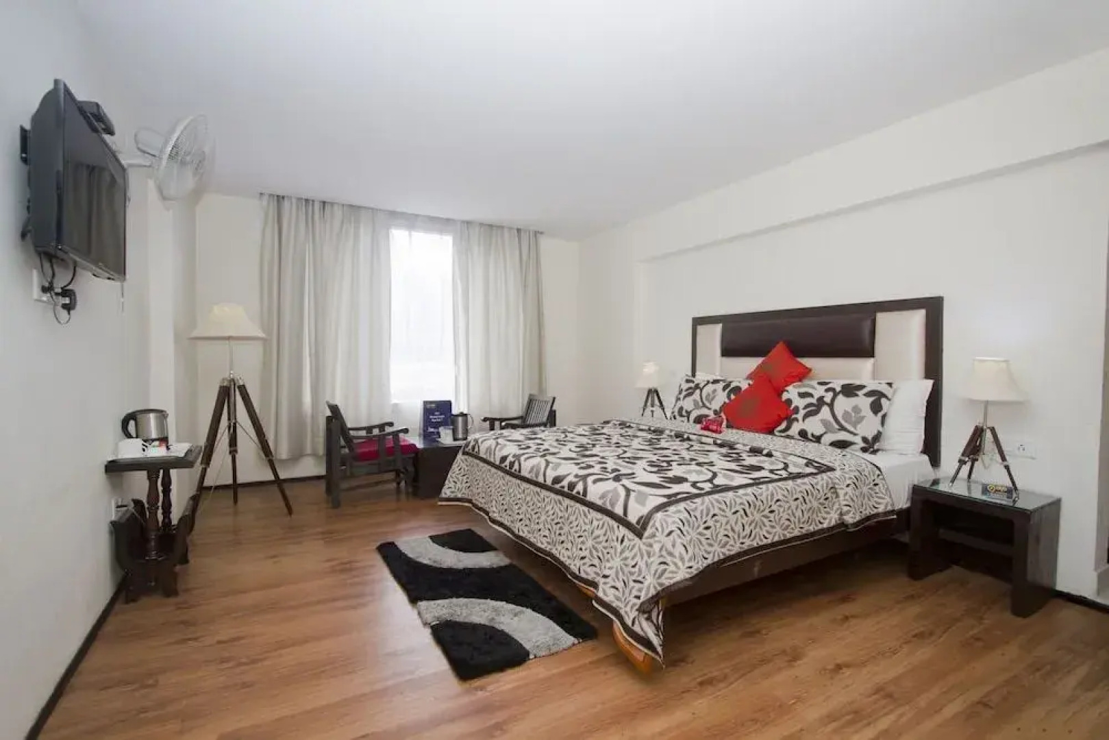 OYO 1619 Hotel Swiss Wood