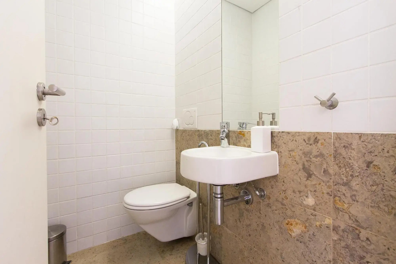 Expo River Side by Homing