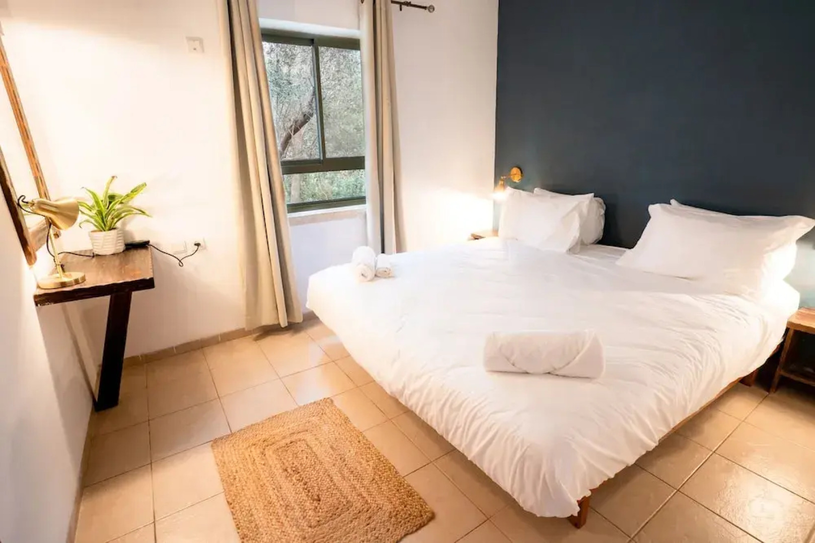 Mantur Parod by Selina