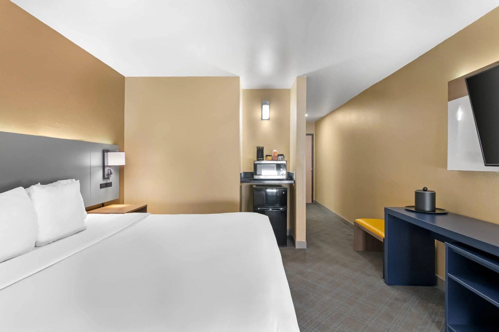 Comfort Inn & Suites Kansas City - Northeast