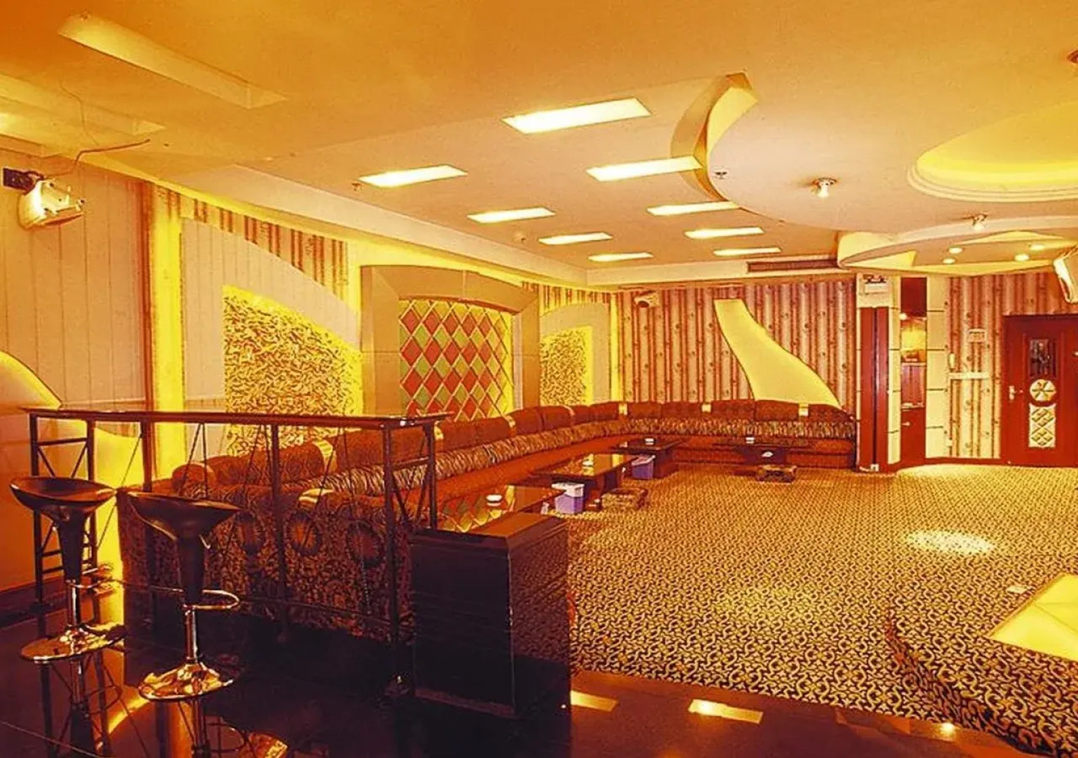 Lung Chuen International Hotel