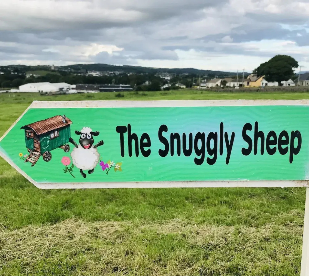 The Snuggly Sheep Shepherd Hut Campview Farm Stay