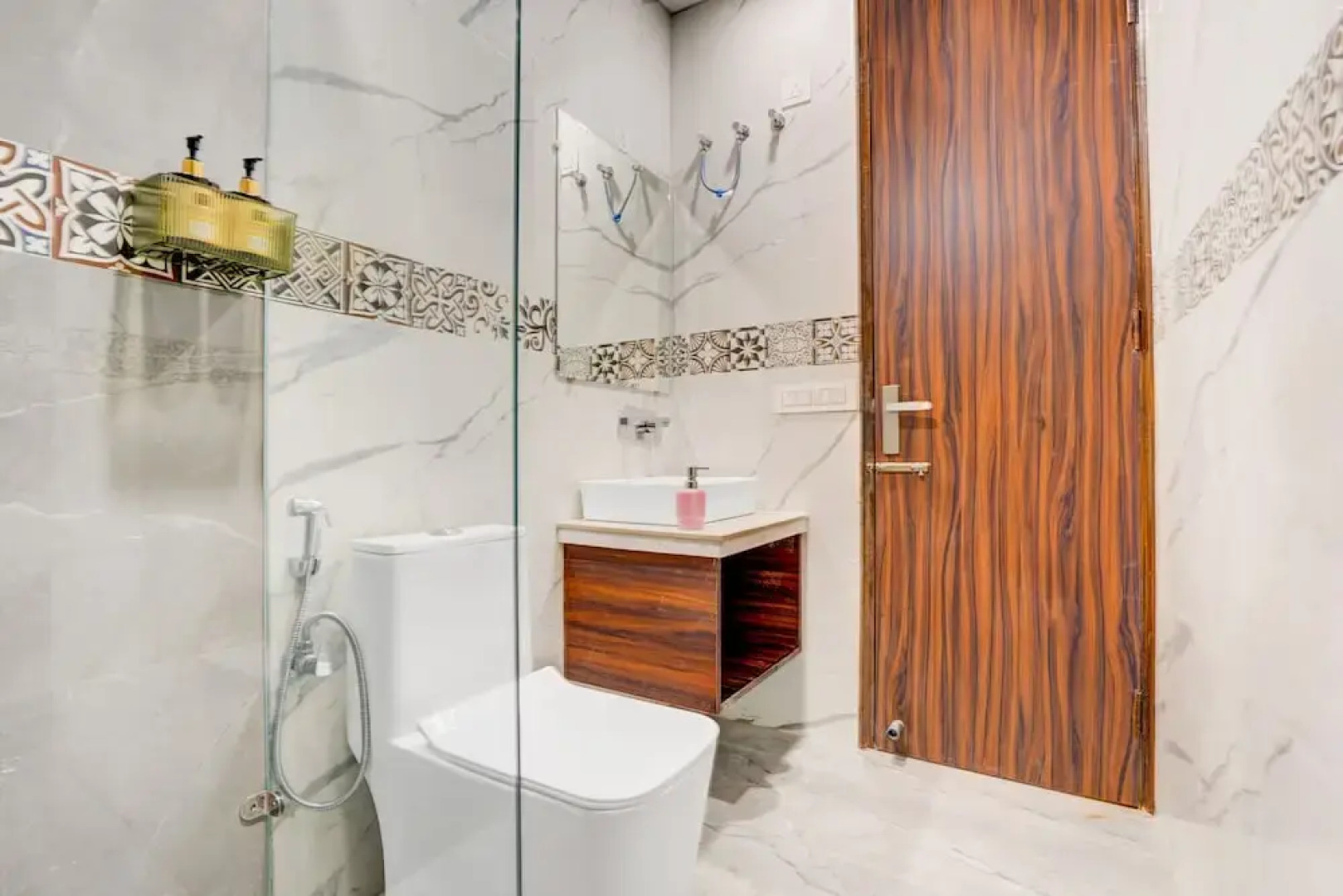 Alaya Stays Serene Woods Hotel Near Mall Road