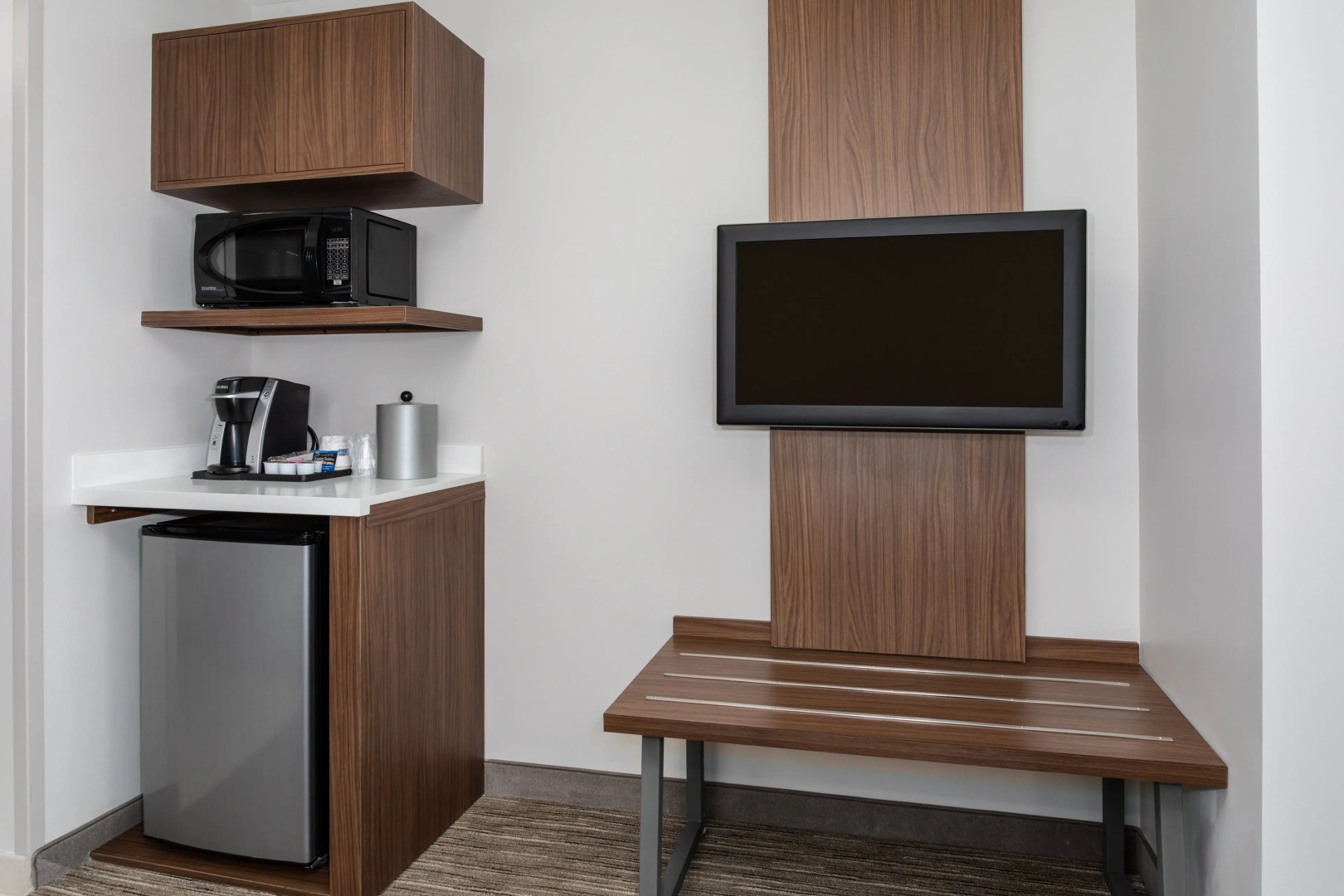 Holiday Inn Express and Suites Phoenix Tempe - University