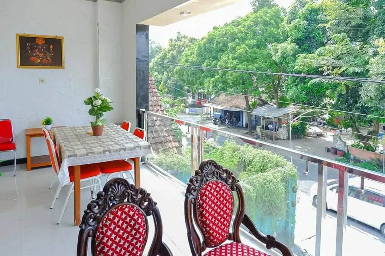 RedDoorz near Kampung Inggris Pare