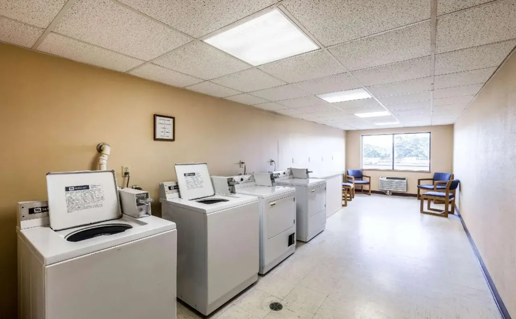 AmericInn & Suites By Wyndham Baraboo Event Center