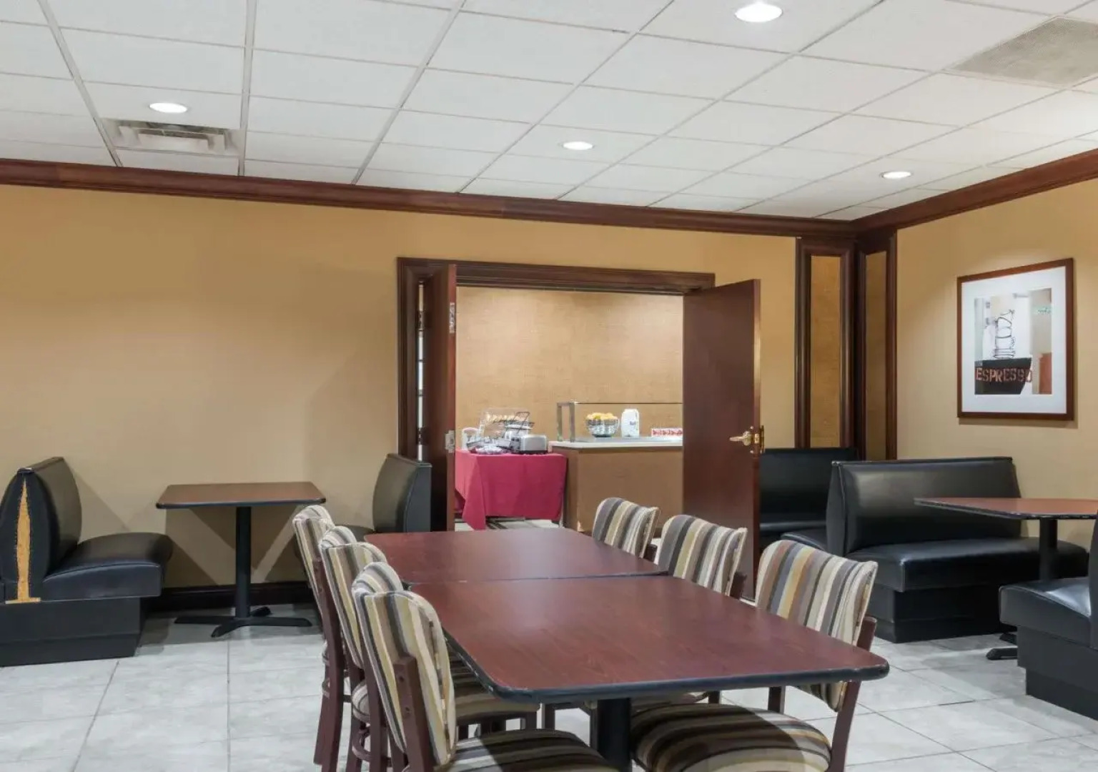 Delta Hotels by Marriott Cincinnati Sharonville