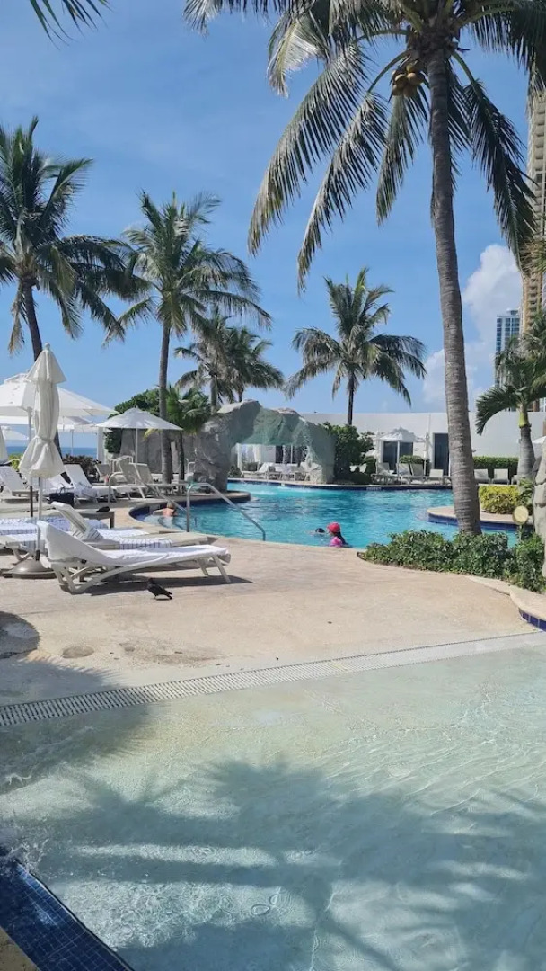 Tr Luxury Beach Resort by FMM