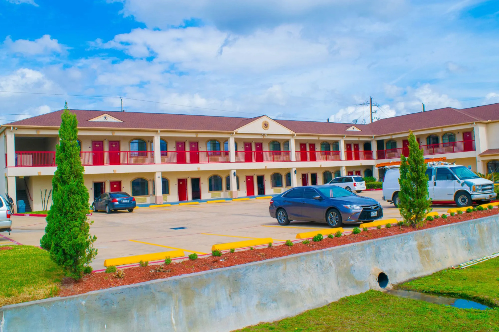 Scottish Inn & Suites