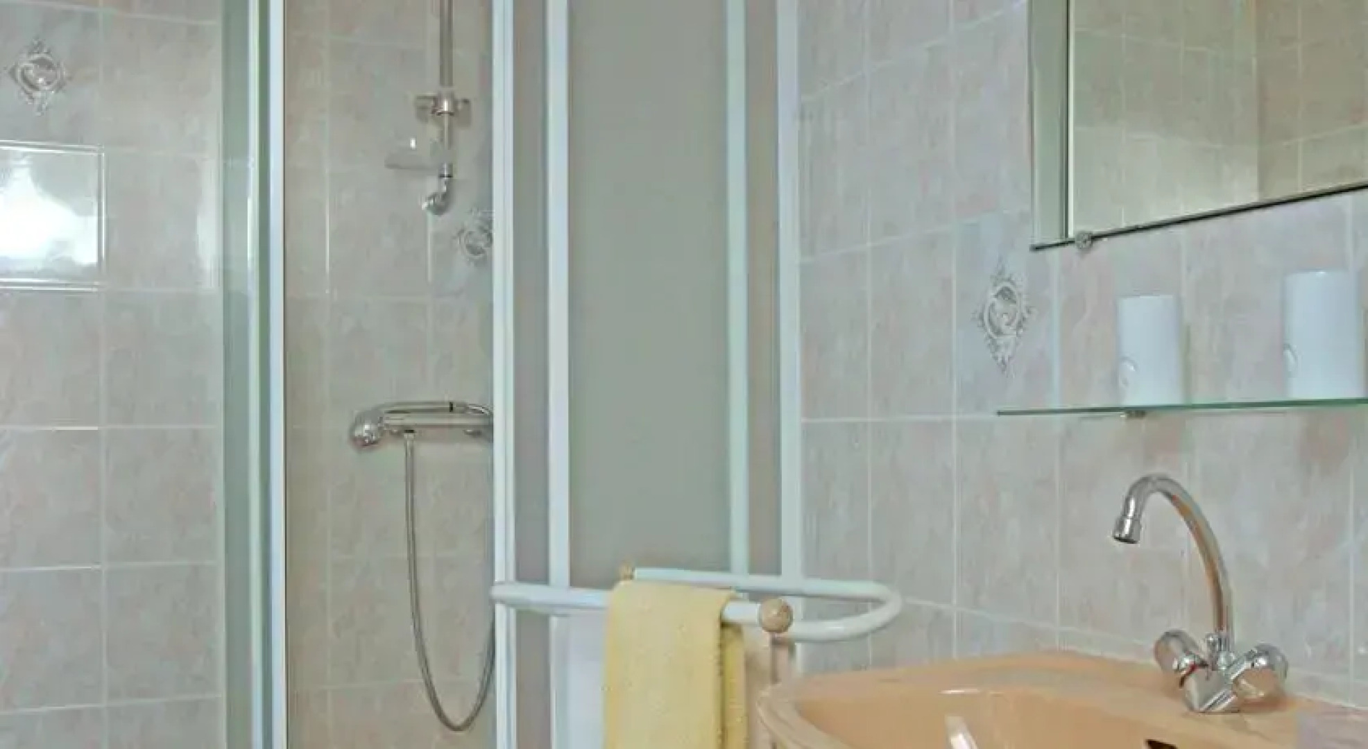 Chambres dHôtes Fondragon les Cedres