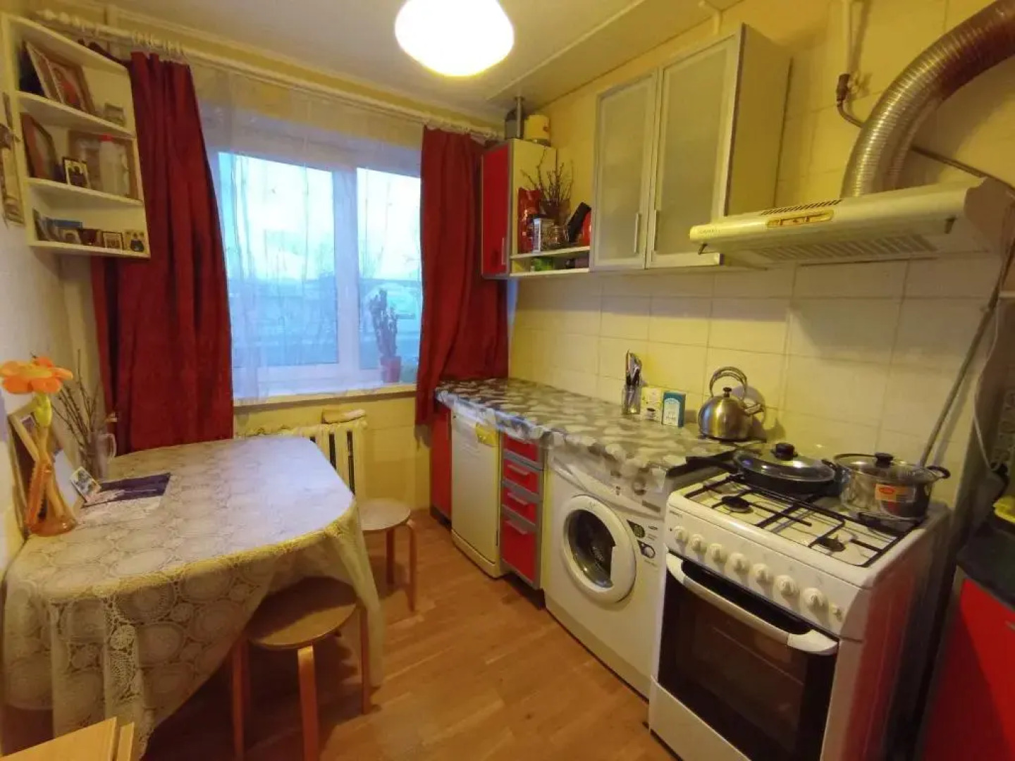 A comfortable 18m room with balcony