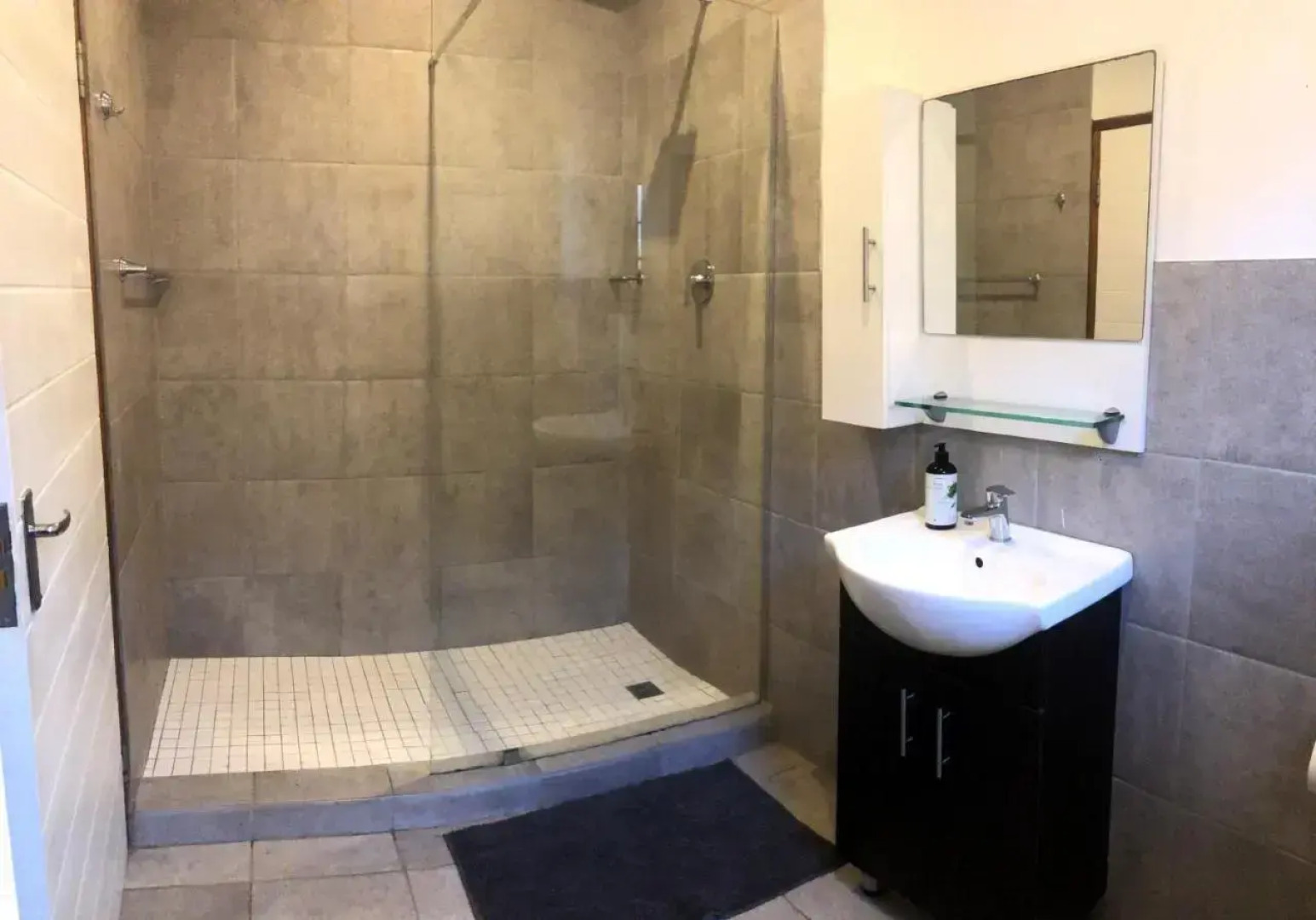 Danville Forest Guest House & Apartments