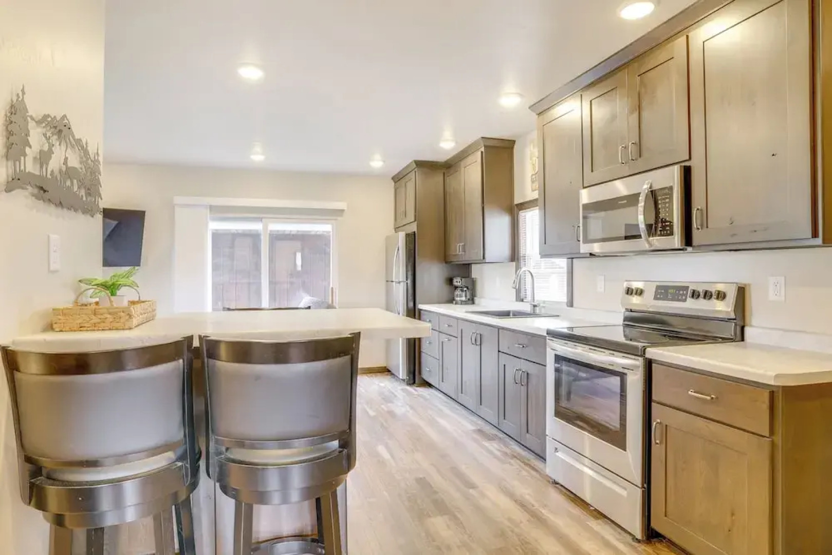 14 Mi to Mississippi River: Rural Cochrane Retreat