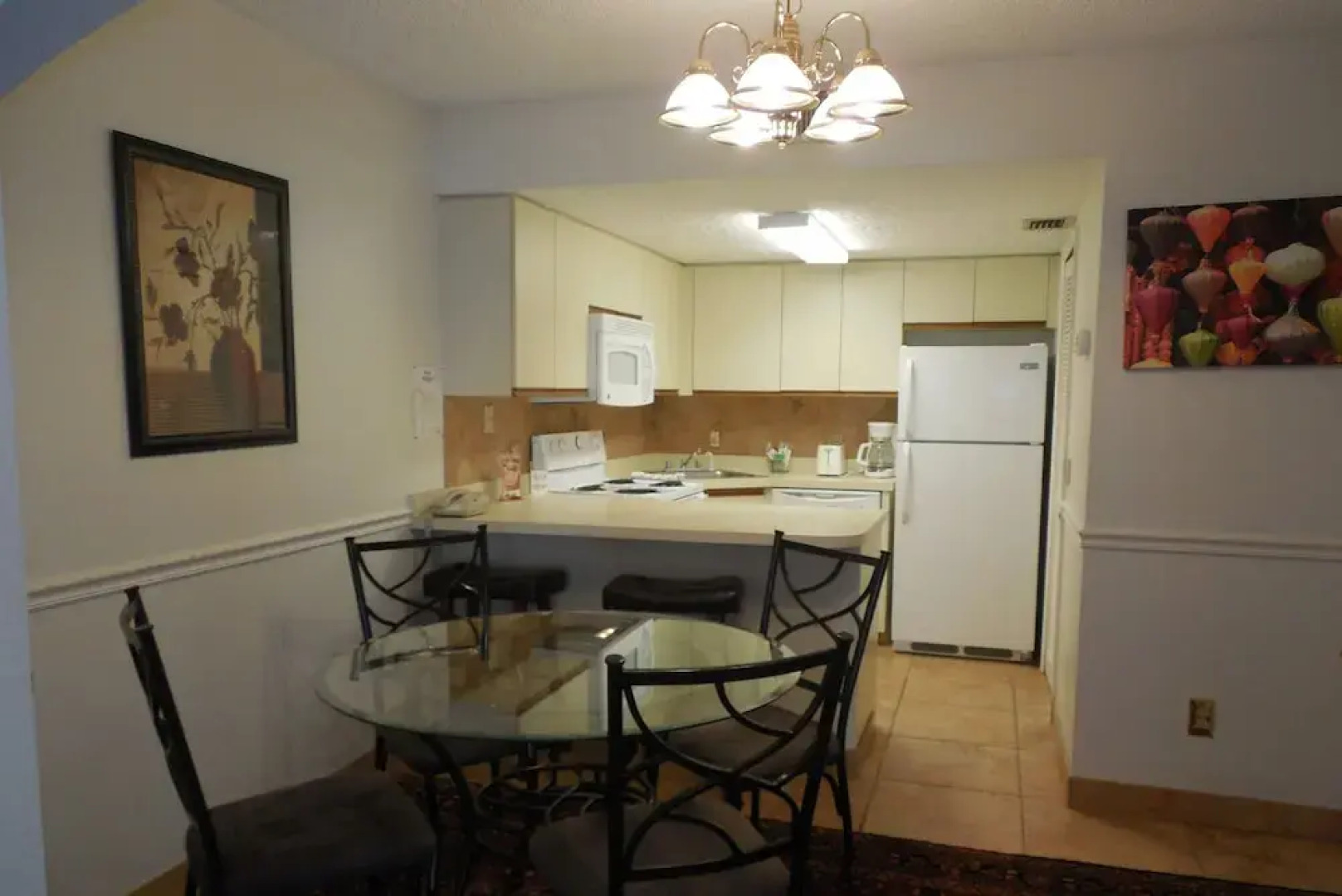 Royal Mansions Resort