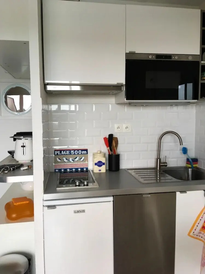 Apartment With one Bedroom in Guérande, With Wonderful sea View, Shared Pool, Enclosed Garden - 600 m From the Beach