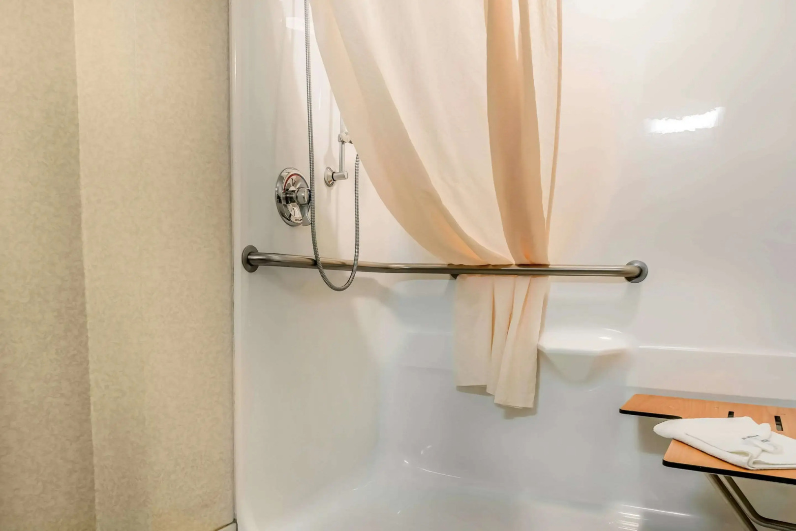 Rodeway Inn & Suites Tomahawk